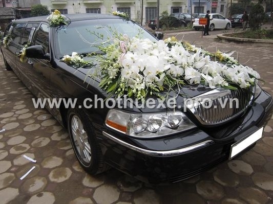 Cho thuê xe cưới VIP LINCOLN LIMOSIN KRYSTAL Đen